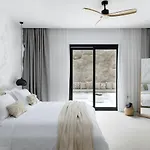 Apartahotel Whiteart 4*