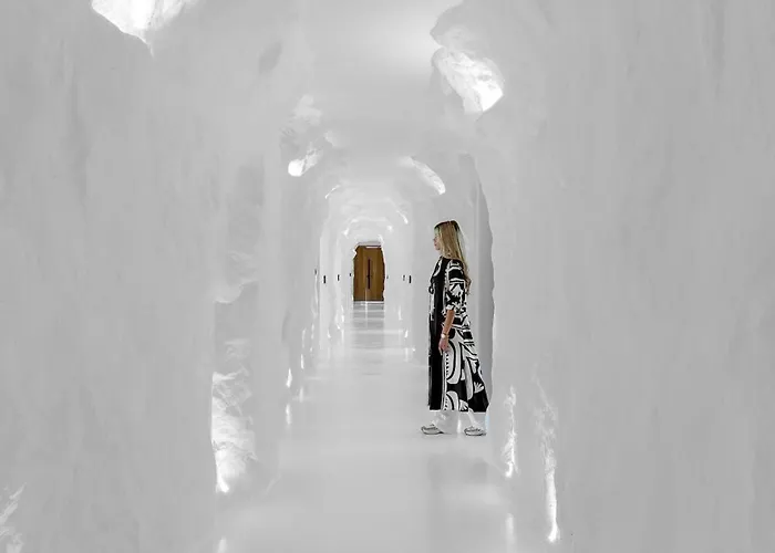 Whiteart Apartahotel