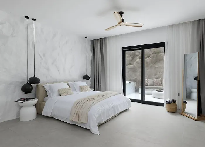 Whiteart Apartahotel 4*