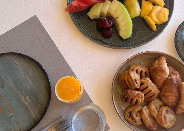 Whiteart Apartahotel 4*