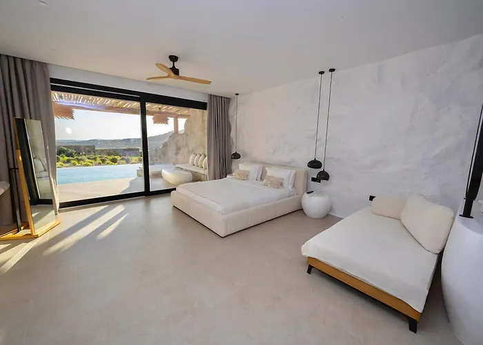 Whiteart Aparthotel 4*
